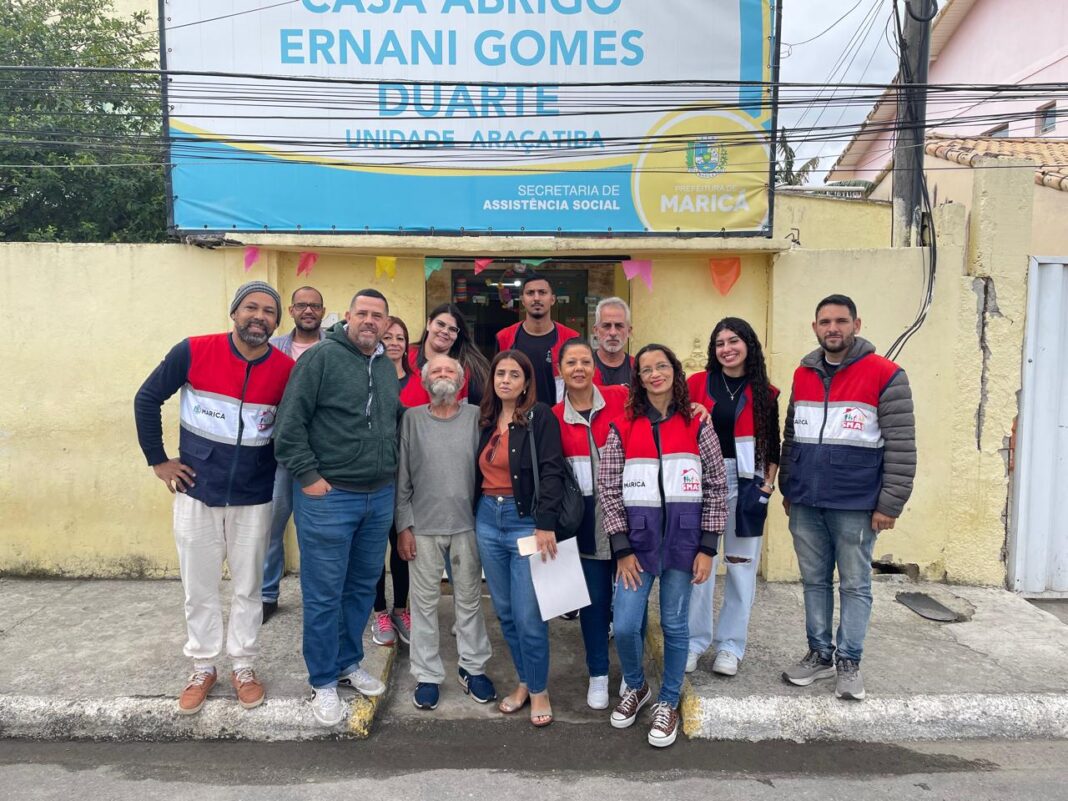 Prefeitura de Maricá resgata idoso desaparecido em terreno baldio de Inoã