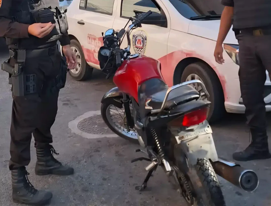 Arraial do Cabo: motocicleta com chassi adulterado é apreendida no bairro Pontal