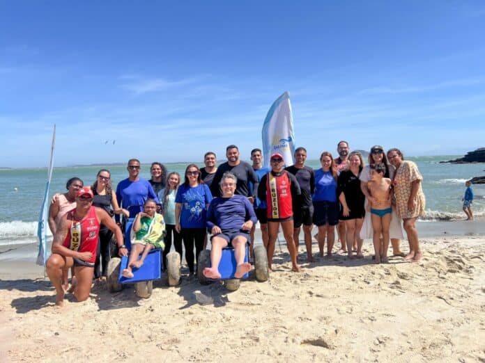 Projeto “Mar para Todos” promove inclusão na Praia da Azeda em Búzios