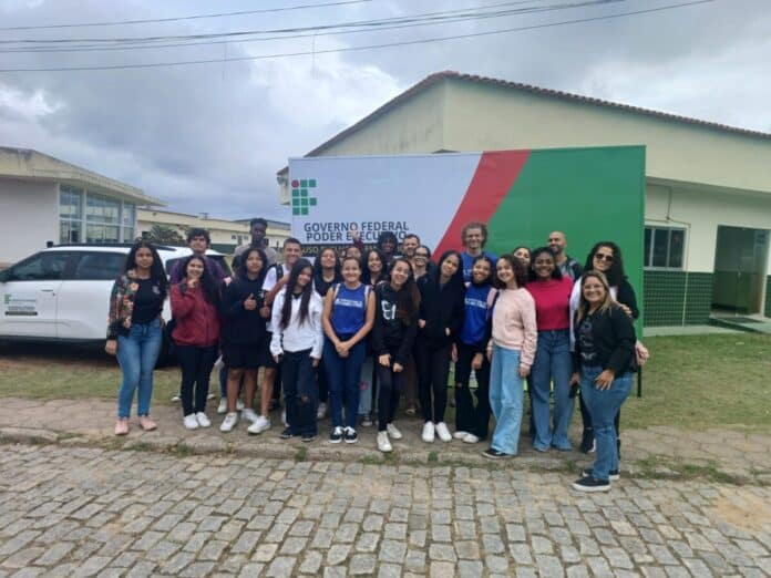 Rede municipal de Cabo Frio promove visita ao IFF para incentivar futuro acadêmico dos alunos