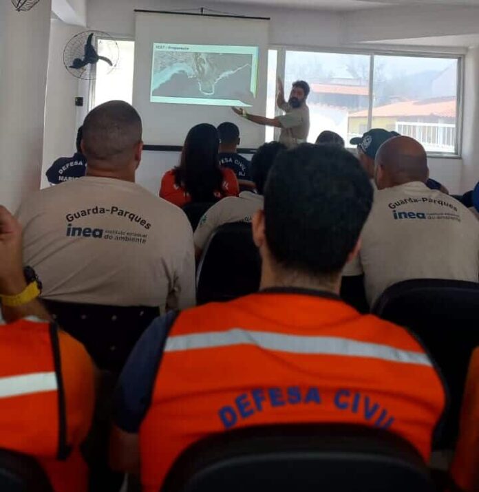 Secretaria de Meio Ambiente participa de curso sobre limpeza da linha de costa