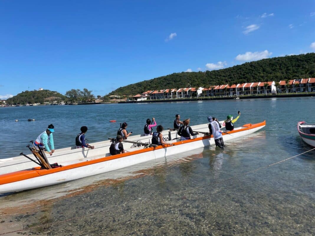Semana da Juventude oferece aula de canoagem em Cabo Frio