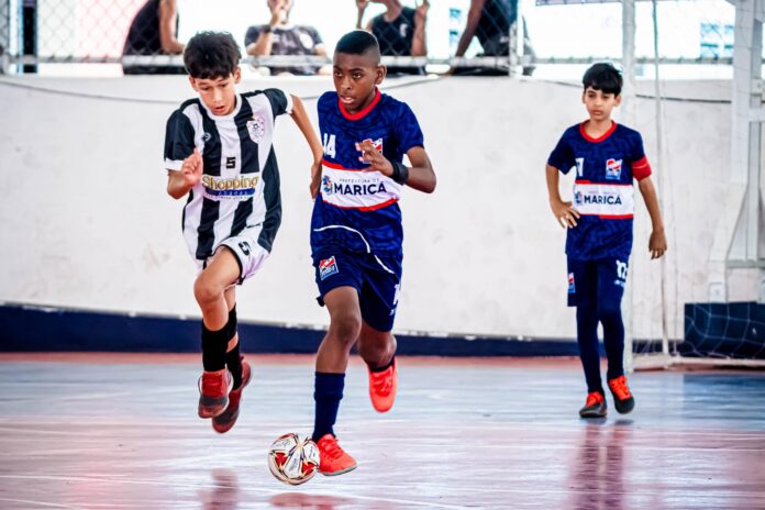 Jovens do Maricá Esporte Competições enfrentam o Americano pelo Estadual de Futsal Série Bronze