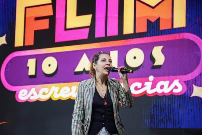 Penúltimo dia de FLIM debate juventude, música e economia social
