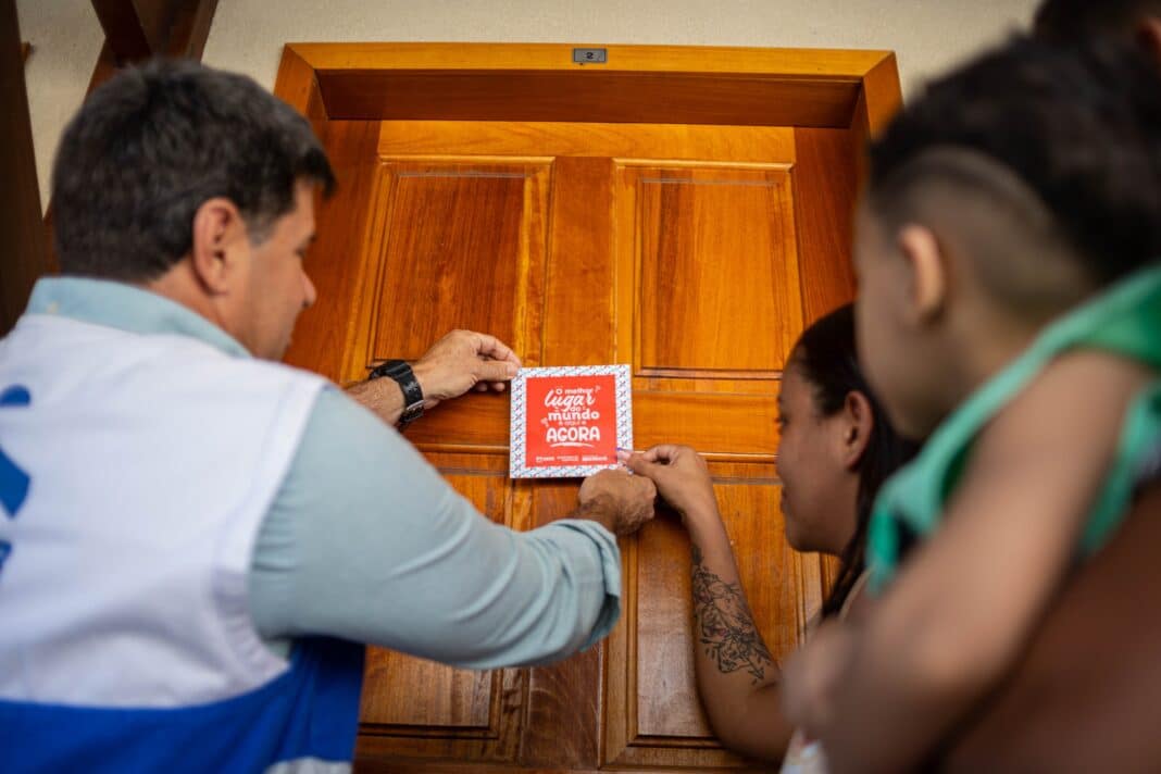 Prefeitura de Maricá entrega 40 casas a famílias que viviam em áreas de risco