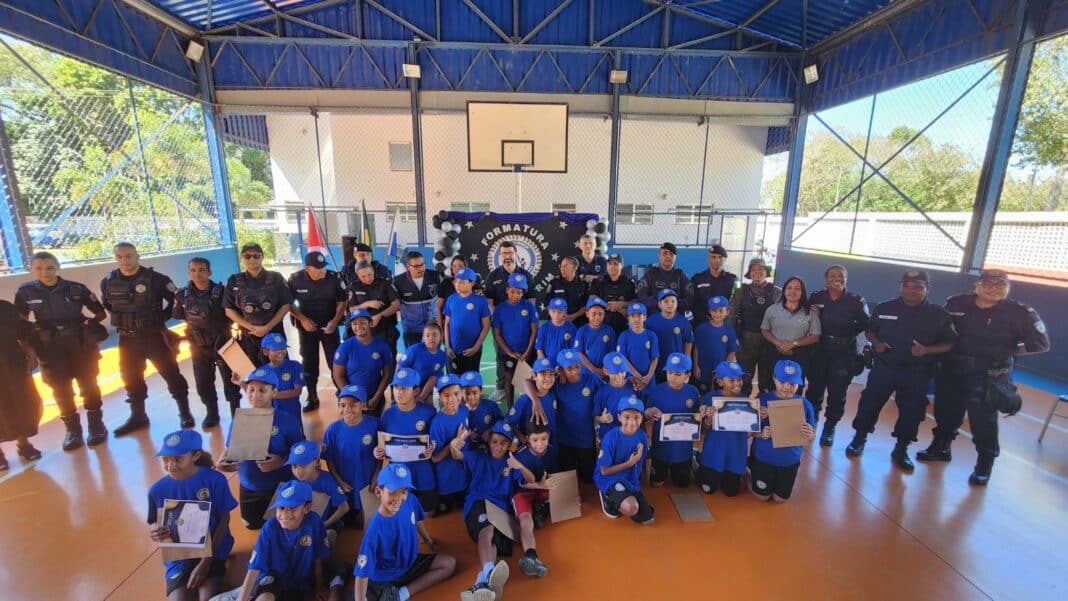 Prefeitura de Maricá forma 30 alunos do projeto “Guarda Mirim”