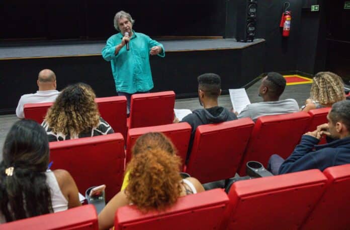 Prefeitura de Maricá realiza reunião com produtores do audiovisual no Cine Henfil