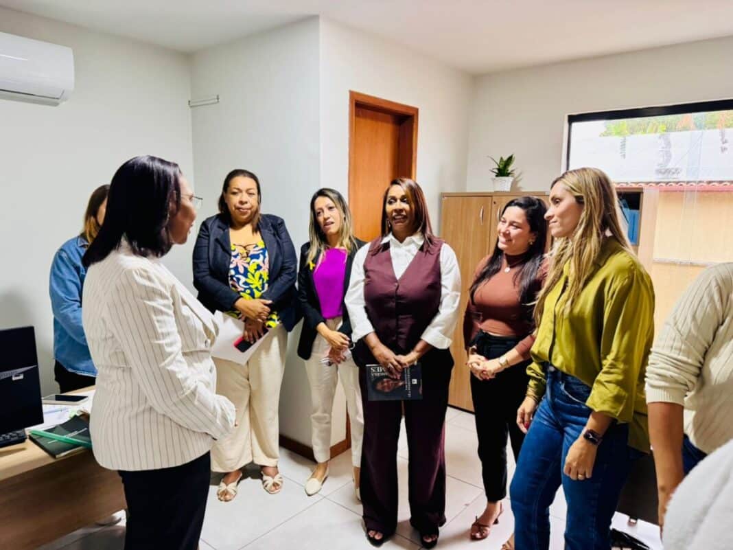 Secretária de Estado Rosangela Gomes visita a Secretaria de Desenvolvimento Social, Trabalho e Renda de Búzios