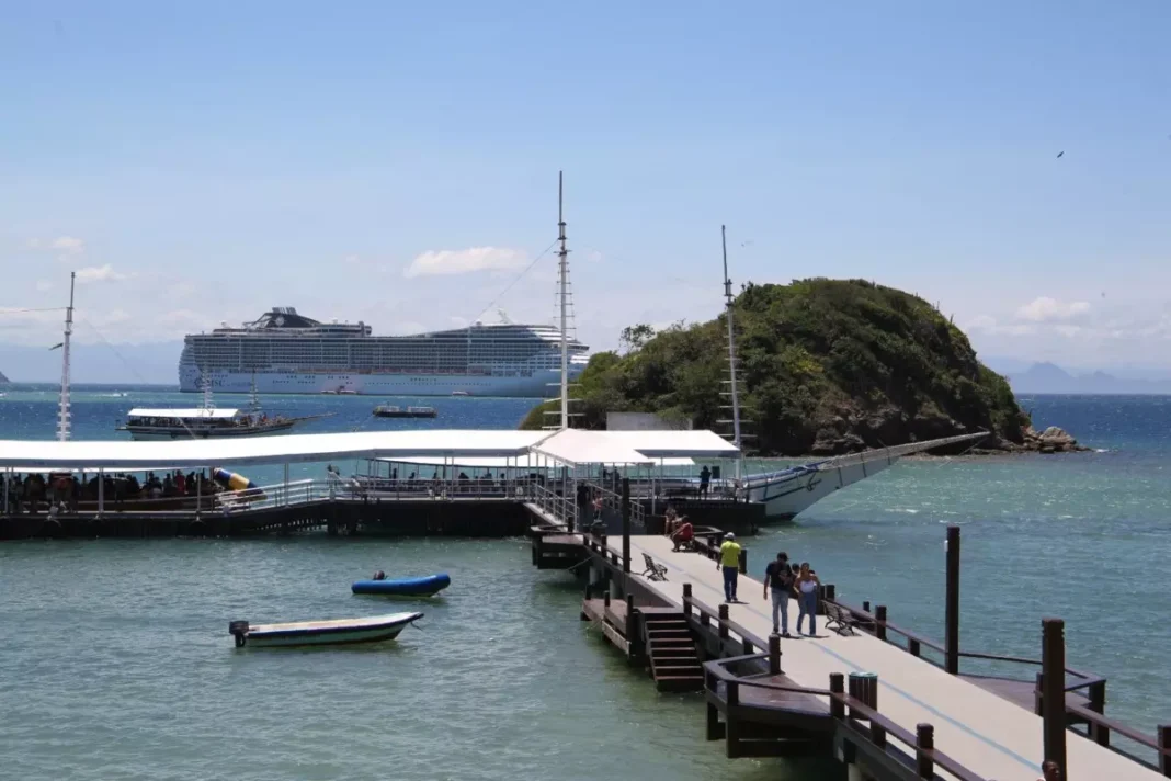 Búzios se prepara para receber 91 navios de turismo na temporada 2025/2026