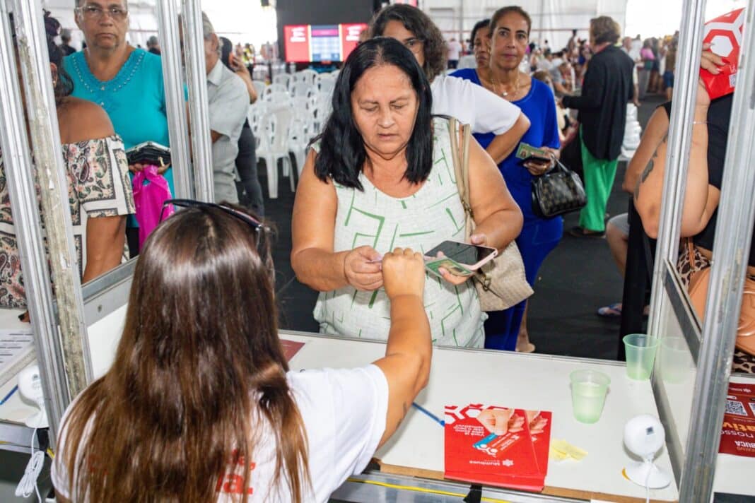 Mutirão do novo aplicativo Mumbuca já atendeu mais de 15 mil beneficiários