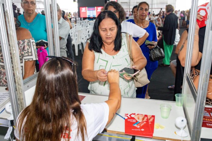 Mutirão do novo aplicativo Mumbuca já atendeu mais de 15 mil beneficiários
