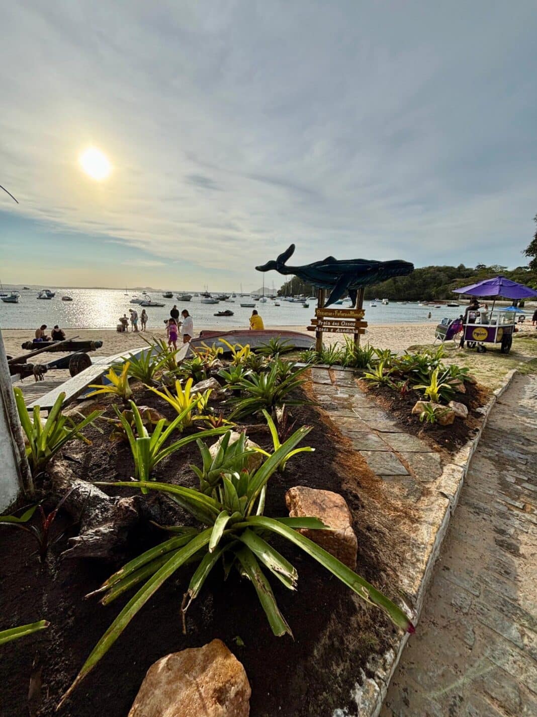 Prefeitura de Búzios reurbaniza entrada da Praia dos Ossos e transforma local em novo ponto turístico