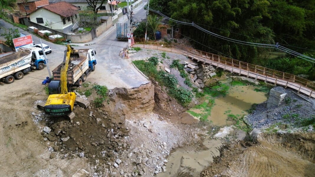 Prefeitura de Maricá avança na construção de nova ponte sobre o Rio Ubatiba