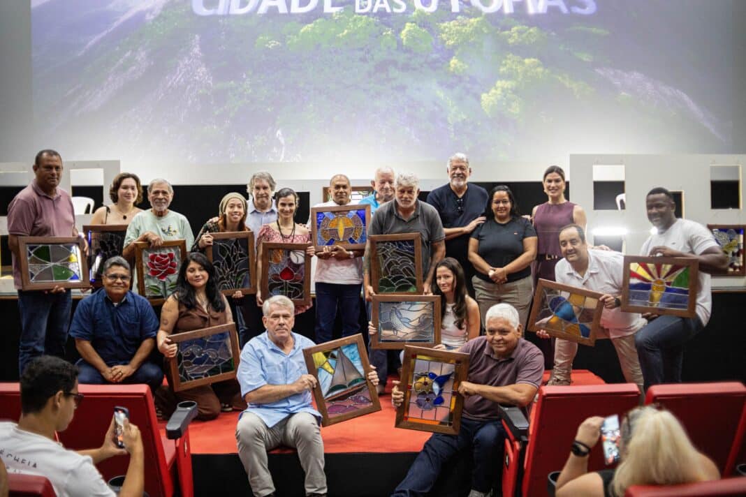 Maricá resgata arte milenar dos vitrais e forma primeira turma de profissionais na técnica