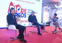 Maricá reúne escritores e músicos para debater poesia em festival internacional Maricá reúne escritores e músicos para debater poesia em festival internacional