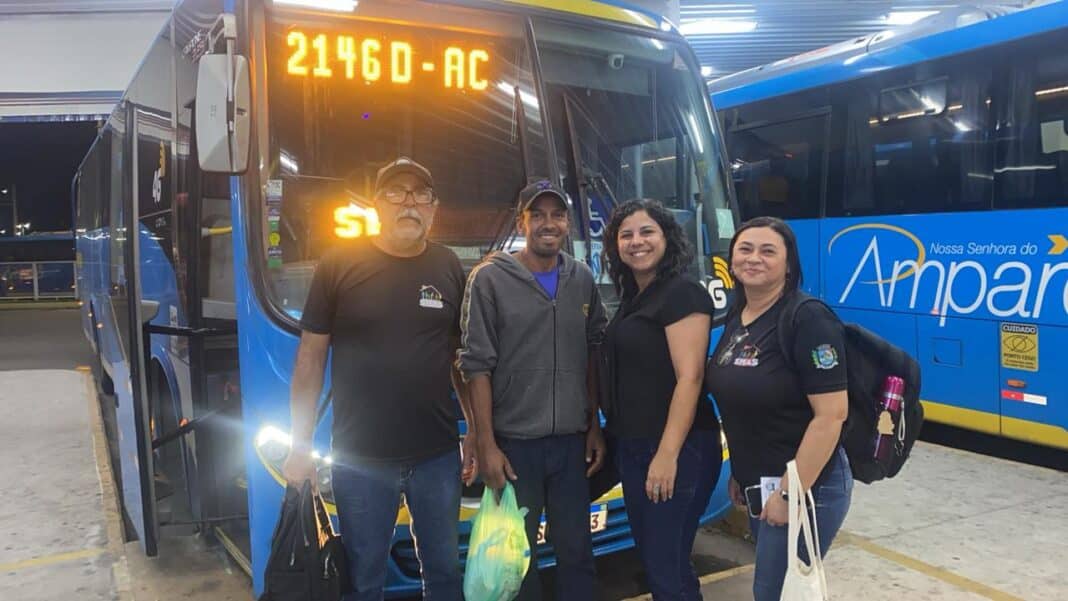 Prefeitura de Maricá auxilia cidadão a recuperar vínculos familiares e a retornar para sua cidade