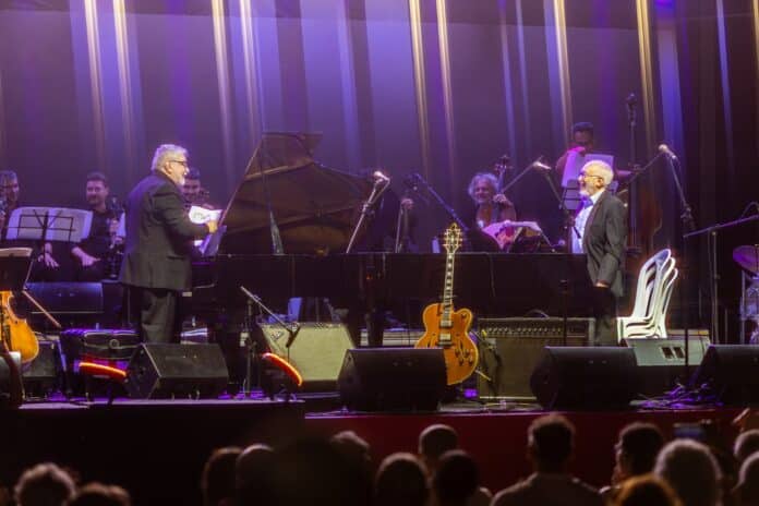 Maricá: Wagner Tiso comemora, no palco, seus 80 anos com concerto emocionante