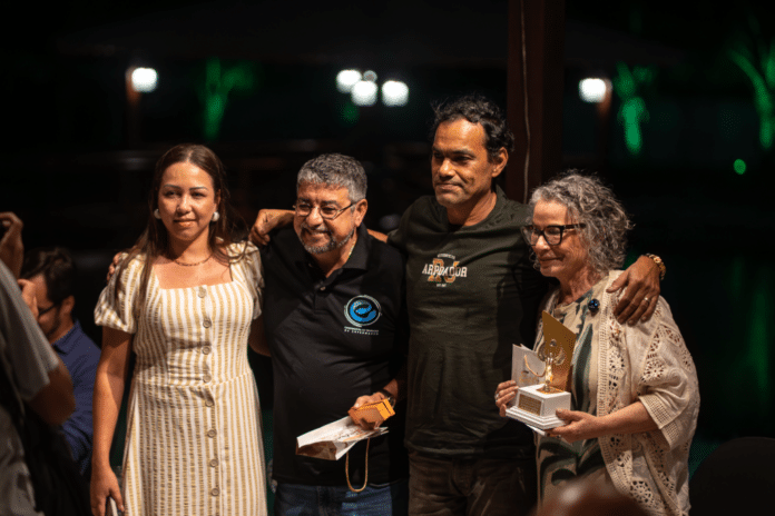 Maricá: prefeito se reúne com representantes de 11 novas cooperativas de profissionais formados pelo Passaporte Universitário
