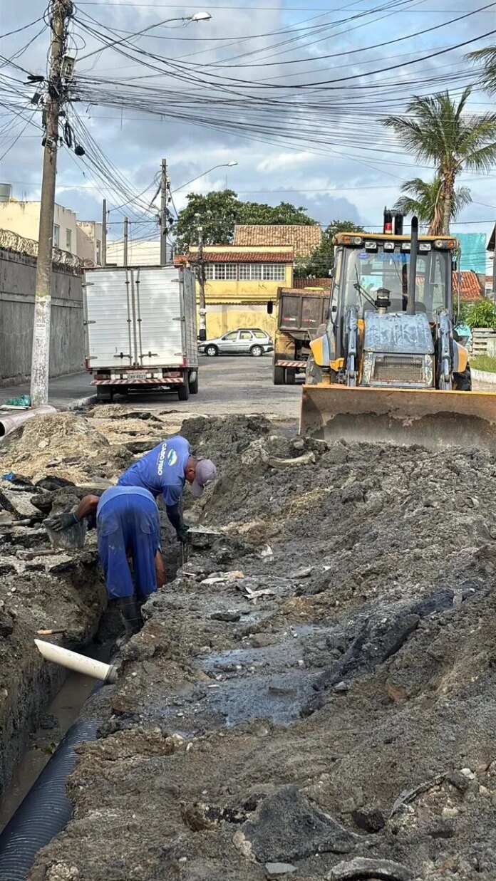 Prefeitura de Cabo Frio executa melhorias na drenagem da Rua 19, no Parque Burle