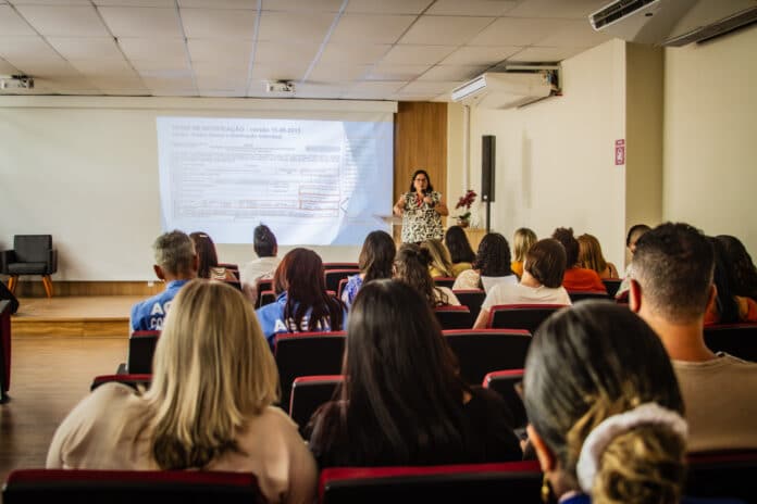 Prefeitura de Maricá capacita profissionais de saúde sobre o preenchimento da ficha de notificação de violência para melhor acolhimento da população