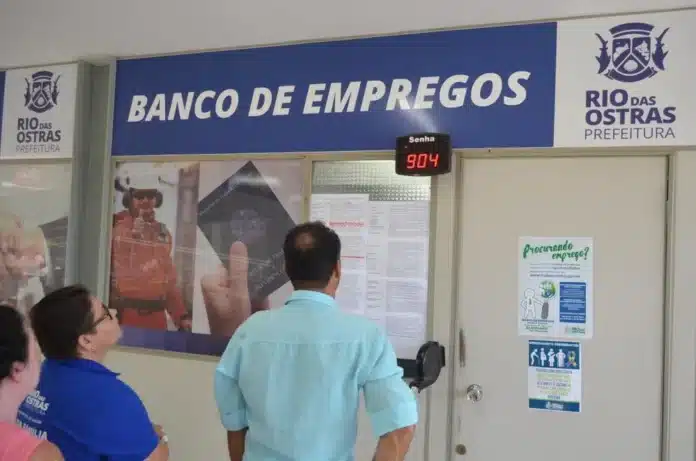 512 Vagas em Rio das Ostras