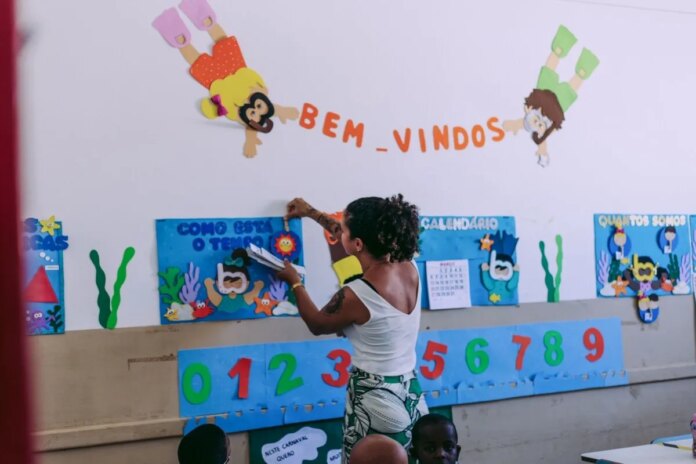 Educação divulga prazos para renovação de matrícula e transferência de alunos da rede municipal para o ano letivo 2026