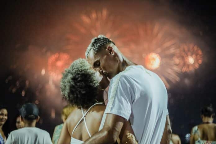 Maricá: Réveillon 2026 leva multidão aos shows de Neguinho da Beija-Flor, Arlindinho, Bonde do Forró e outros artistas em dez palcos