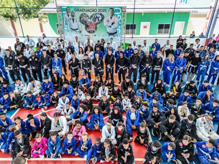 Maricá realiza primeira graduação de Jiu-Jitsu de 2026 para crianças de projeto do município