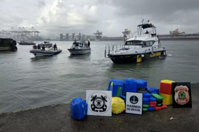 Marinha do Brasil localiza 148 kg de cocaína no casco de navio no Porto de Santos, operação com PF barra envio à Holanda e reforça vigilância