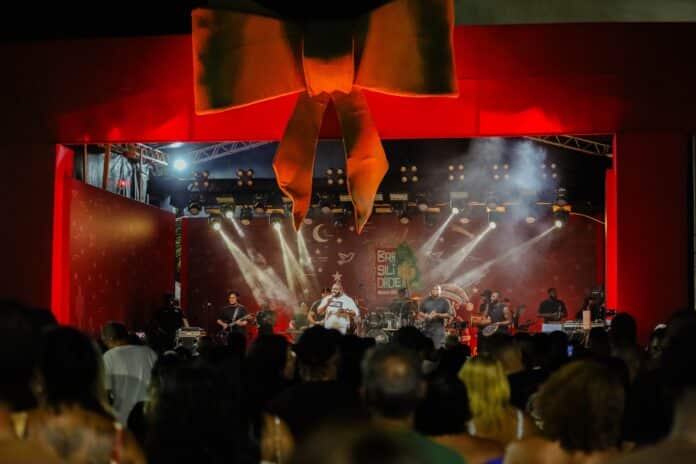 Natal Brasilidade: Thiago Soares e Renan Oliveira levam multidão ao Centro de Maricá no último fim de semana de atrações