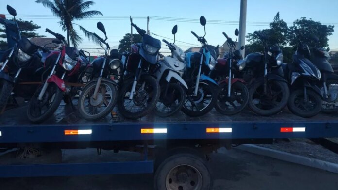 Operação Ruído Zero da Prefeitura de Cabo Frio remove 13 motocicletas irregulares em Tamoios