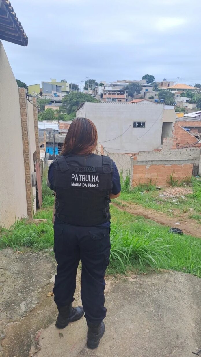 Patrulha Maria da Penha presta atendimento à vítima de violência no Braga e em Tamoios