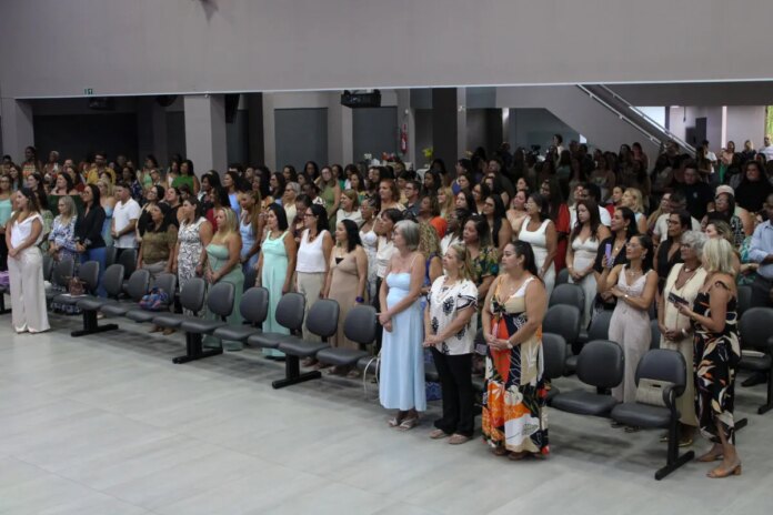 Prefeitura de Cabo Frio empossa diretores e equipes diretivas da rede municipal de ensino para a gestão 2026–2028