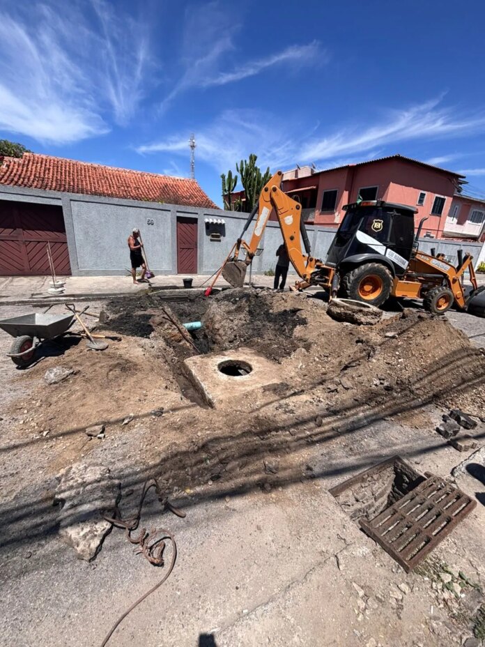 Prefeitura de Cabo Frio realiza manutenção em sistema de drenagem urbana