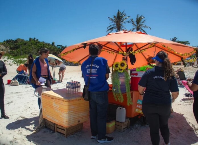 Prefeitura fiscaliza condições de higiene em barracas e carrinhos nas praias do Forte e Peró