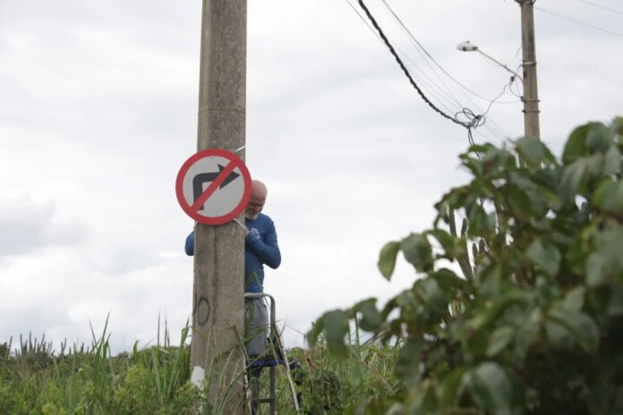 Prefeitura de Cabo Frio realiza ordenamento de trânsito no Pontal do Peró