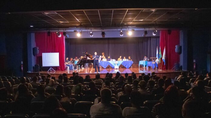 Prefeitura de São Pedro da Aldeia empossa servidores aprovados no Concurso Público do magistério