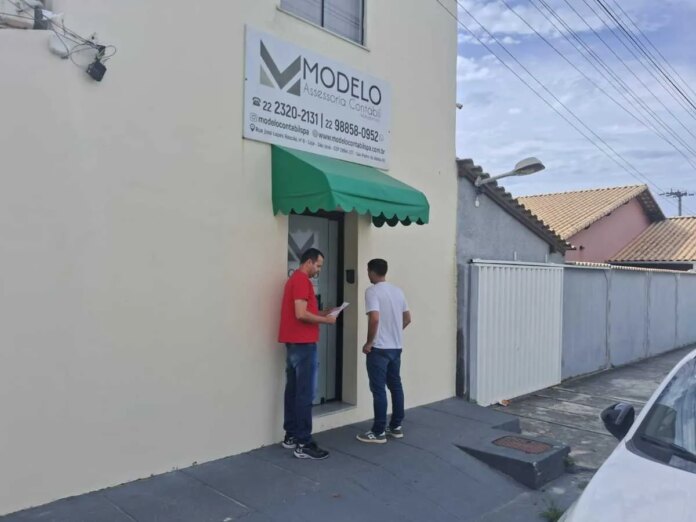 Sala do Empreendedor leva orientação tributária às ruas de São Pedro da Aldeia