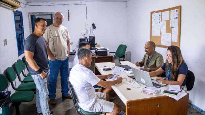 Prefeitura auxilia pescadores com atualização do Cadastro Nacional da Agricultura Familiar