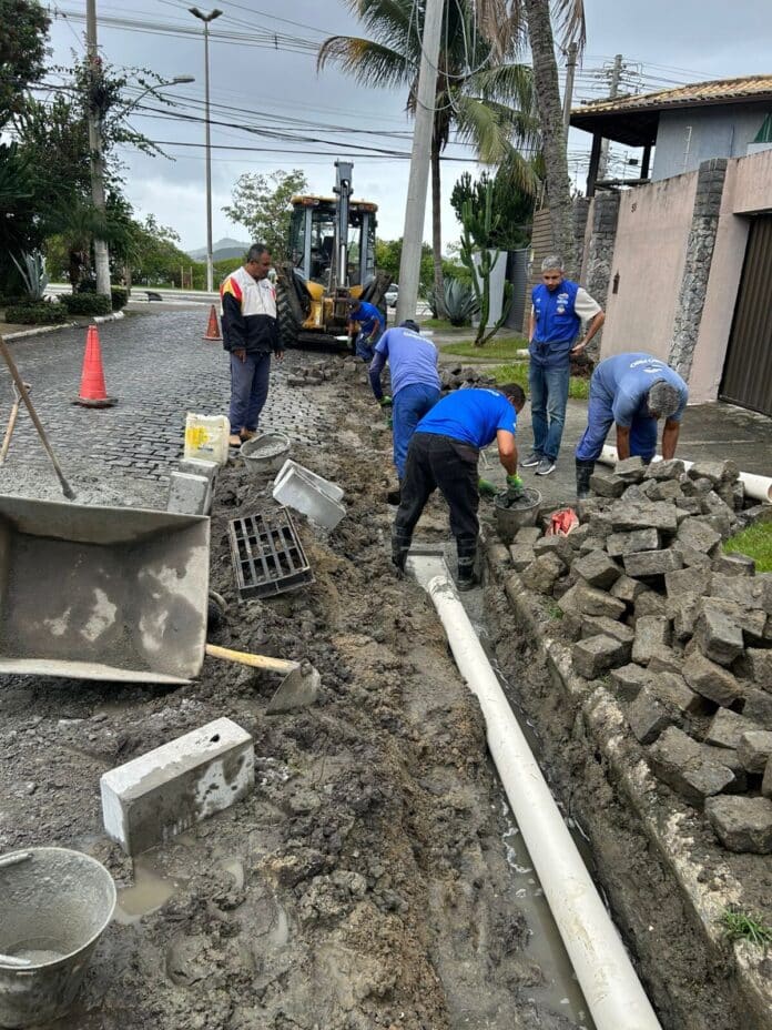 Prefeitura de Cabo Frio amplia sistema de drenagem no bairro das Palmeiras
