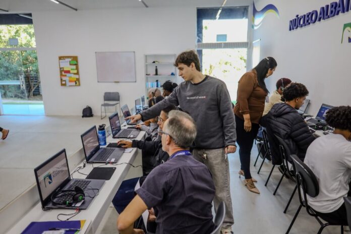 Prefeitura de Cabo Frio oferece cursos profissionalizantes em parceria com o Projeto Albatroz
