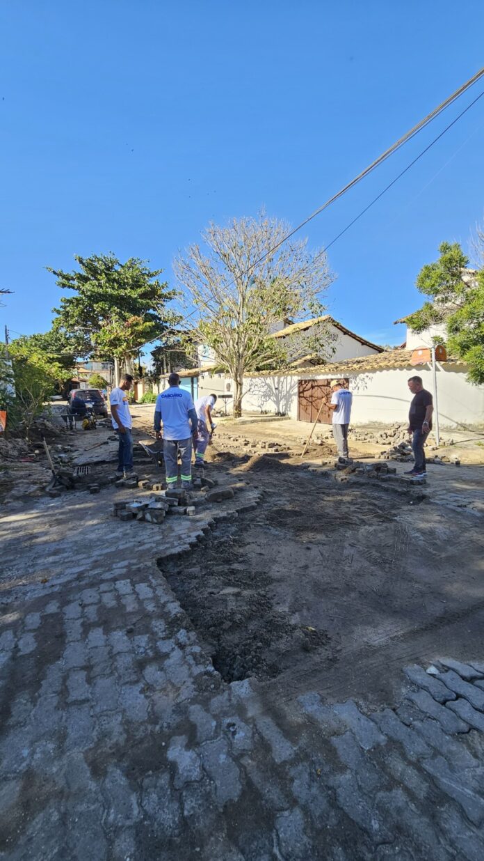 Prefeitura de Cabo Frio realiza serviços de drenagem e manutenção viária no bairro Portinho