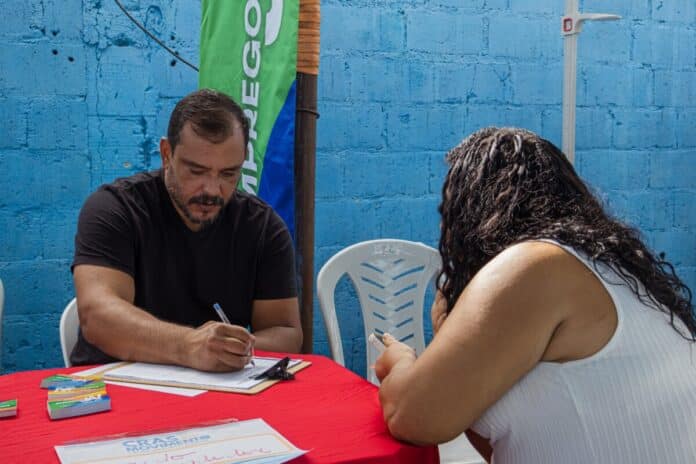 Cras em Movimento realiza mais de 100 atendimentos no Cajueiro