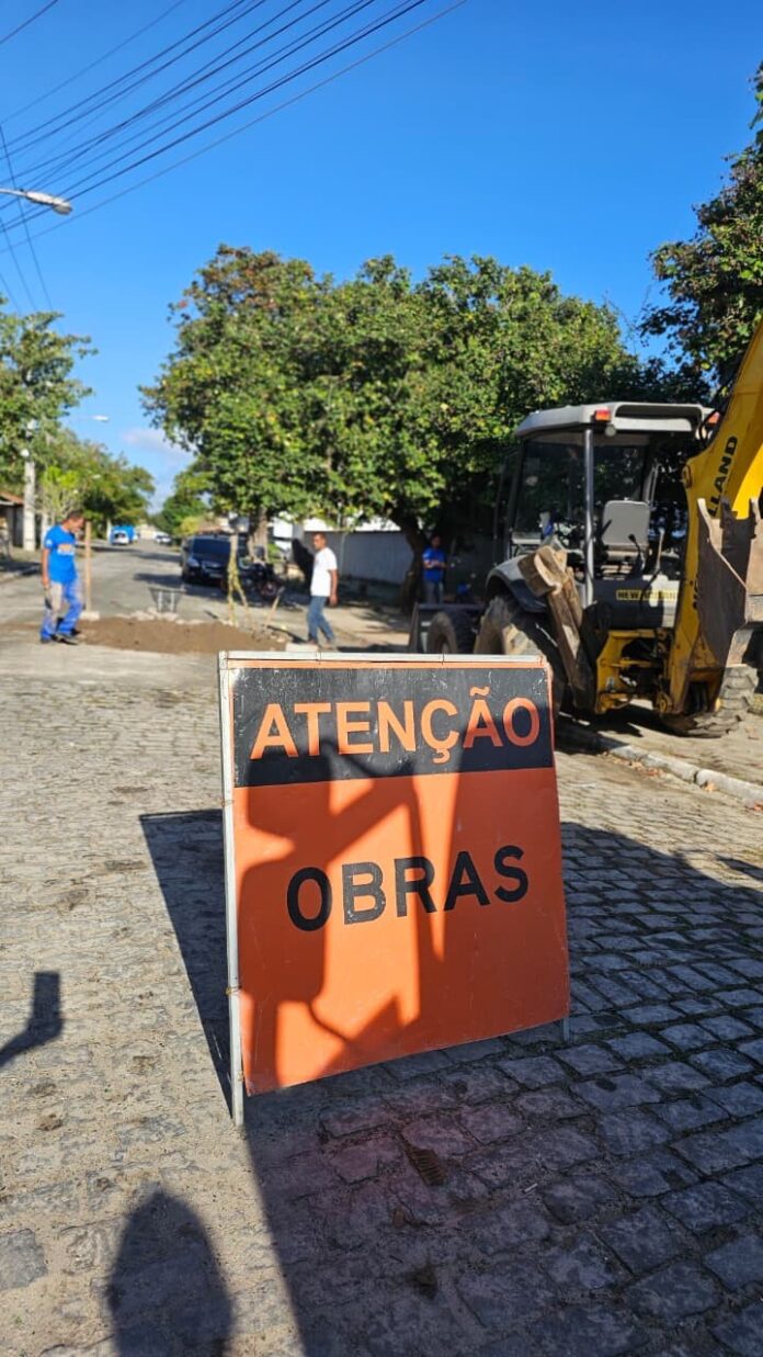 Prefeitura de Cabo Frio conclui construção de caixa de passagem para reforçar drenagem no Portinho